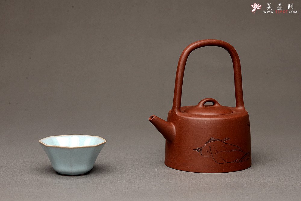 紫砂壶图片：陆逸舟精心装饰 素雅之作 挺拔俊秀 全手曼生提梁  - 美壶网