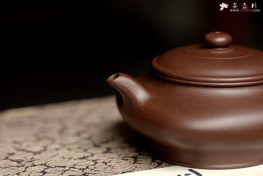 紫砂壶图片：美壶特惠 线条流畅 方圆之美 实用佳品 四方虚扁 - 美壶网