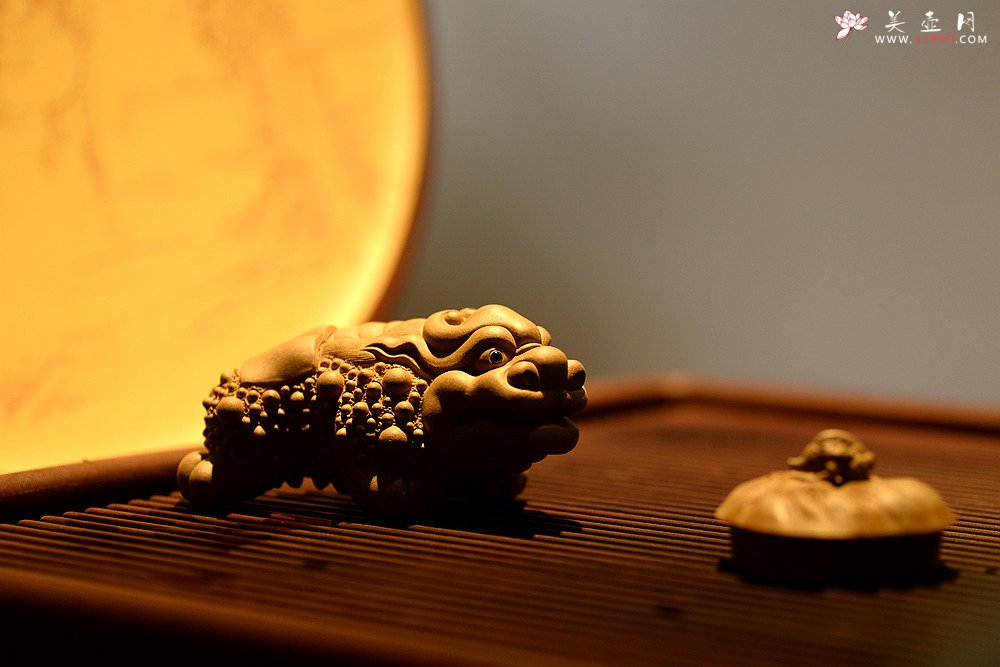 紫砂壶图片：优质段泥 做工精致 镇宅茶宠 - 美壶网