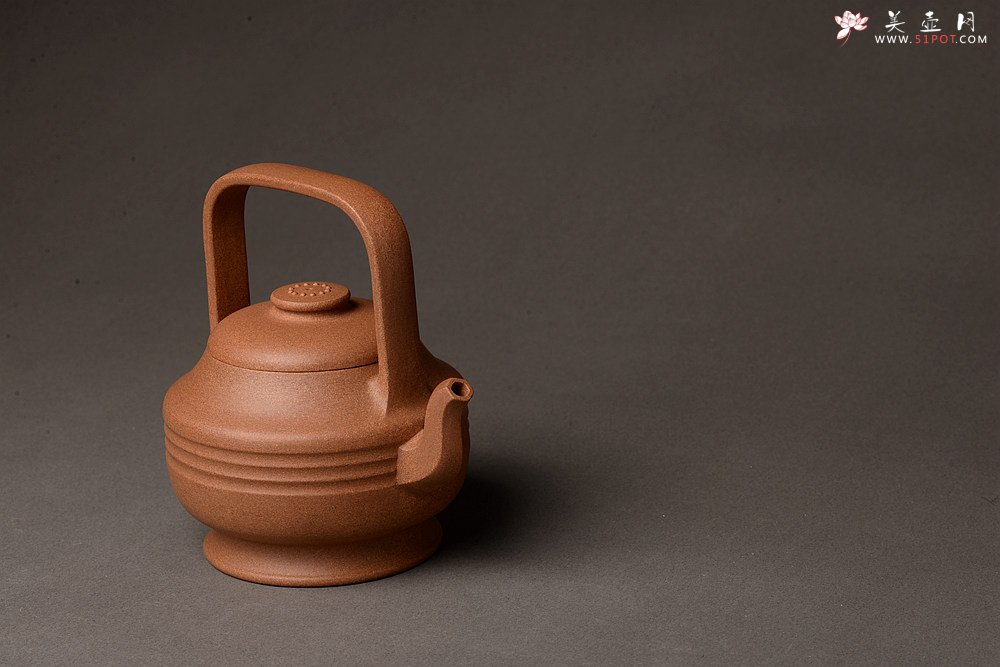 紫砂壶图片：钱建荷全手新作 书房茗器 博古提梁 做工精致 浑厚大气 - 美壶网