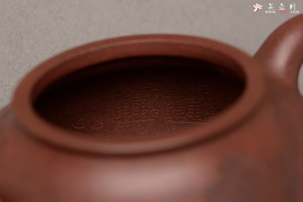 紫砂壶图片：优质老底料 李彦雄通景山水 全手掇球 饱满厚重 精品 - 美壶网