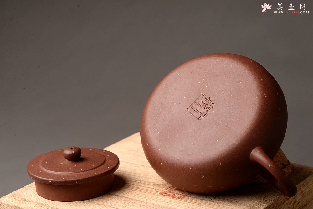 紫砂壶图片：王微全手新品 做工精致 大口实用有趣 全手铺砂锦泉 - 美壶网