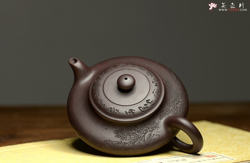 紫砂壶图片：精心之作 通景虚扁  李彦雄代表作 原矿老紫泥 - 美壶网