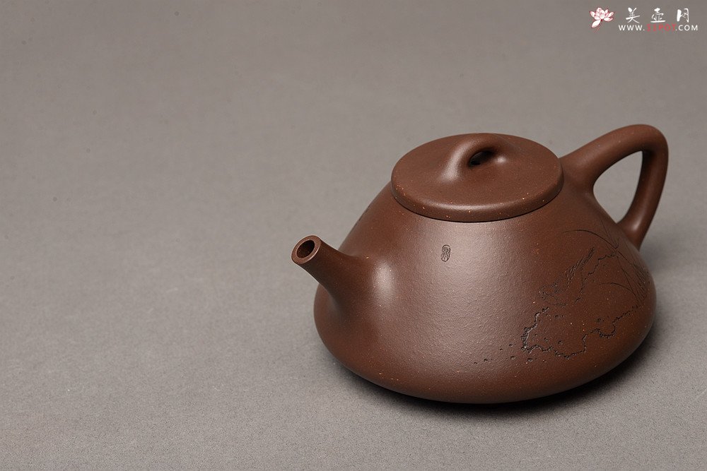 紫砂壶图片：周路健乙未冬全手精品力作 摹李寒勇子冶石瓢 耐品劲道 国师和石装饰 - 美壶网