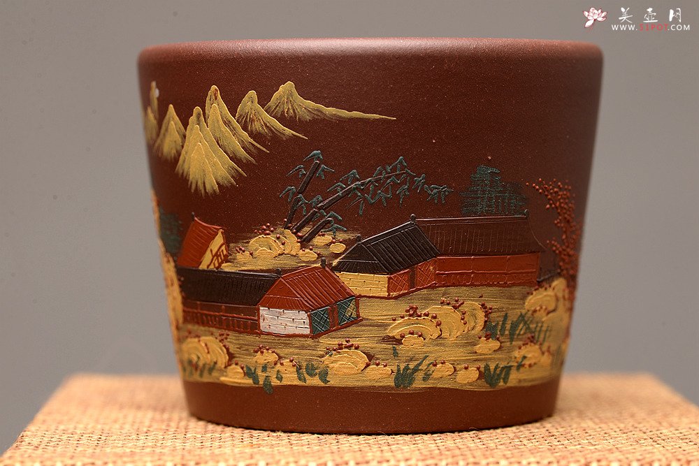 紫砂壶图片：美壶定制 主人杯 泥绘通景山水 古朴雅致 - 美壶网
