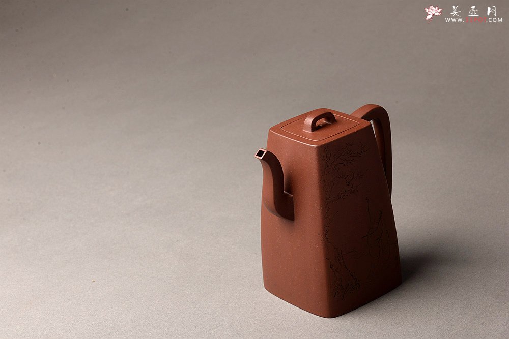 紫砂壶图片：何卫枫乙未冬全手新作 强强联合 国师赵辉文气装饰 高士怀古 四方云鼎 - 美壶网