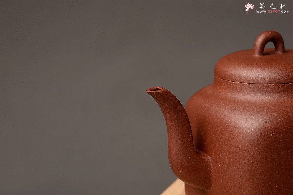 紫砂壶图片：于洪跃全手新品 方圆结合 挺拔劲美 柔与刚  印方 - 美壶网