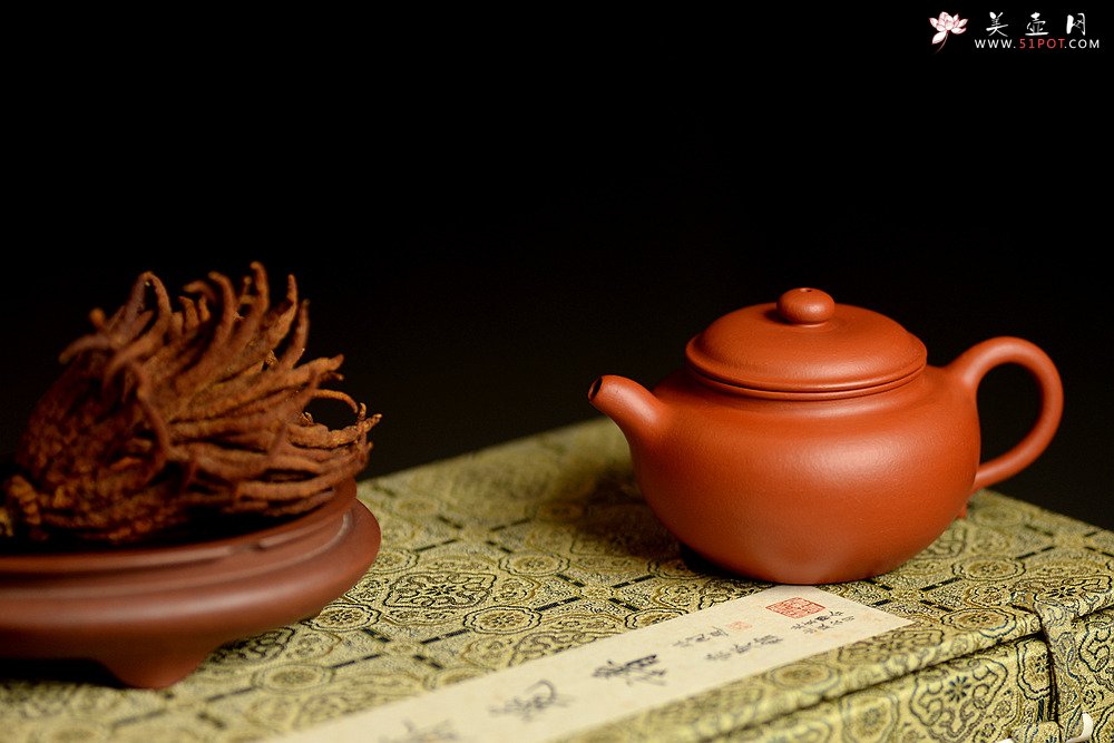紫砂壶图片：优质朱泥 娇艳迷人 全手仿古 传统实用 - 美壶网