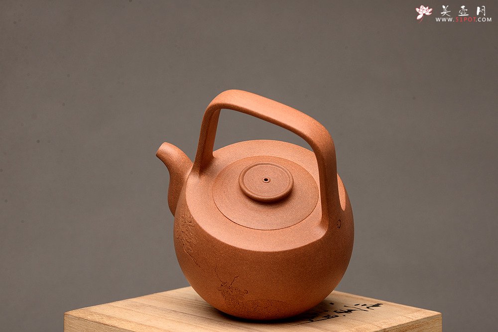 紫砂壶图片：钱建荷全手新作 福乐提梁 做工精致 游心堂装饰 - 美壶网