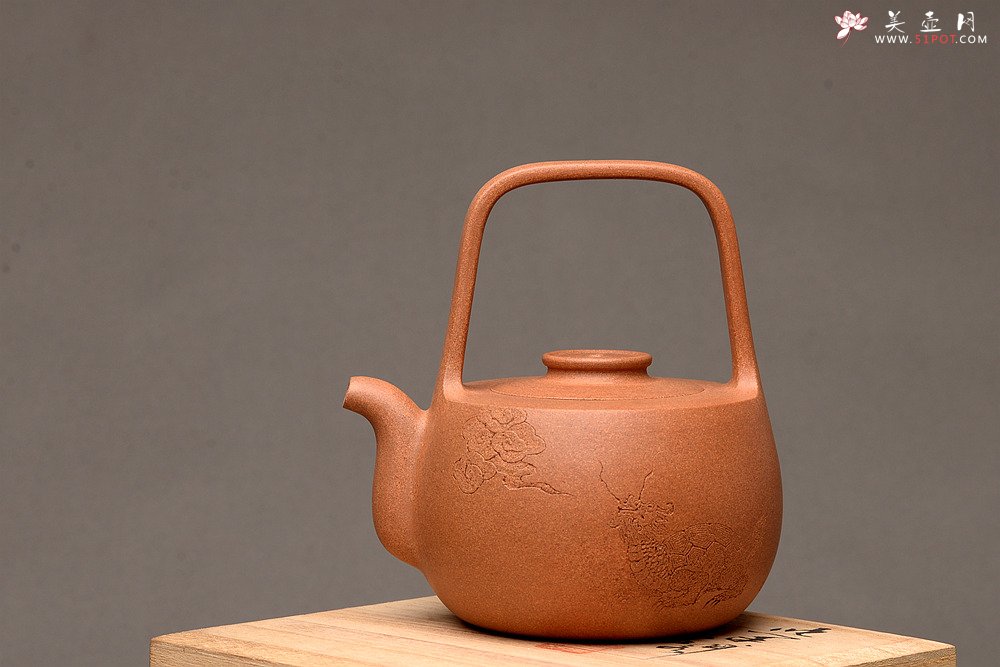 紫砂壶图片：钱建荷全手新作 福乐提梁 做工精致 游心堂装饰 - 美壶网