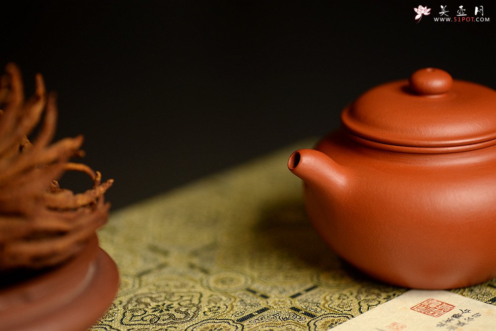 紫砂壶图片：优质朱泥 娇艳迷人 全手仿古 传统实用 - 美壶网