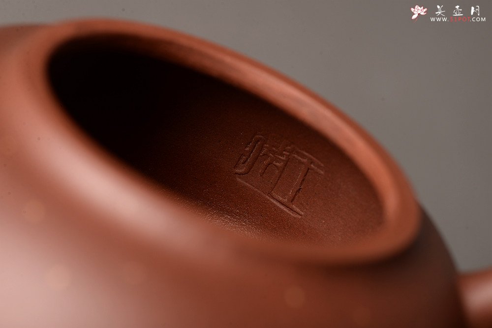 紫砂壶图片：王微全手新品 做工精致 大口实用有趣 全手铺砂锦泉 - 美壶网