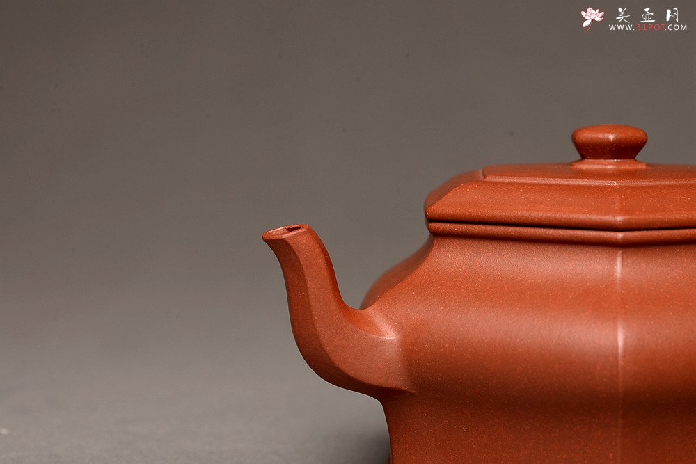 紫砂壶图片：何卫枫全手新品 线条清晰流畅 全手六方虚扁 - 美壶网