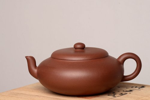 王微紫砂壶 王薇乙未年冬 娇小可人 明清意韵 把玩实用 全手扁梨 原矿紫泥