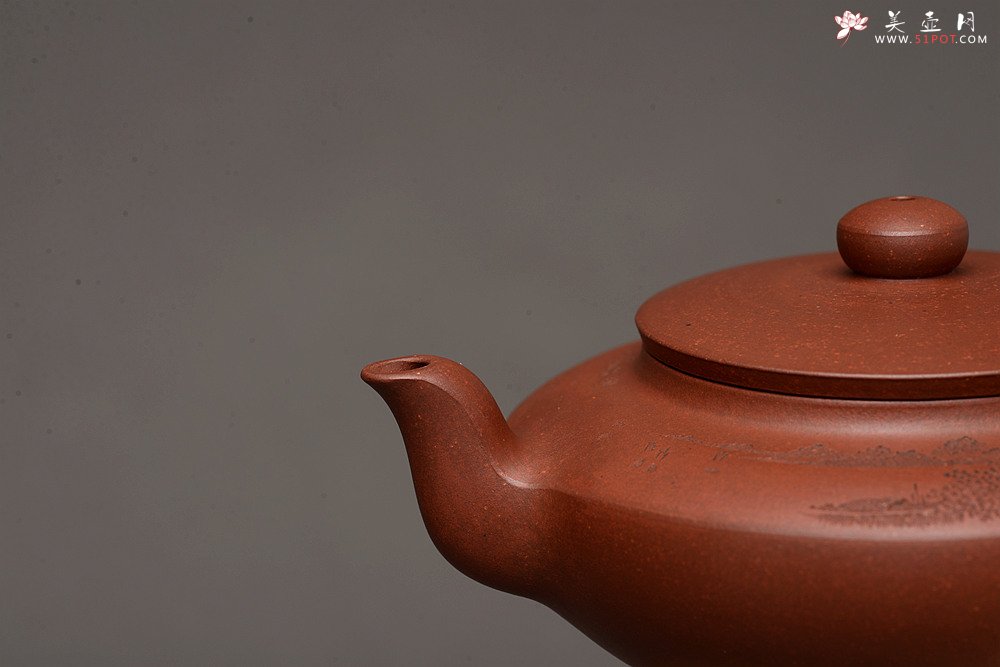 紫砂壶图片：何卫枫 优质底槽青 全手汉扁 李彦雄装饰通景山水 传统经典 强强联合 - 美壶网