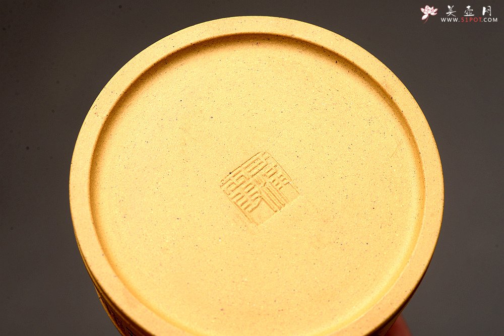 紫砂壶图片：于洪霞乙未冬作品  张听刚装饰 简古拙朴 做工精致 全手摹古僧帽 - 美壶网