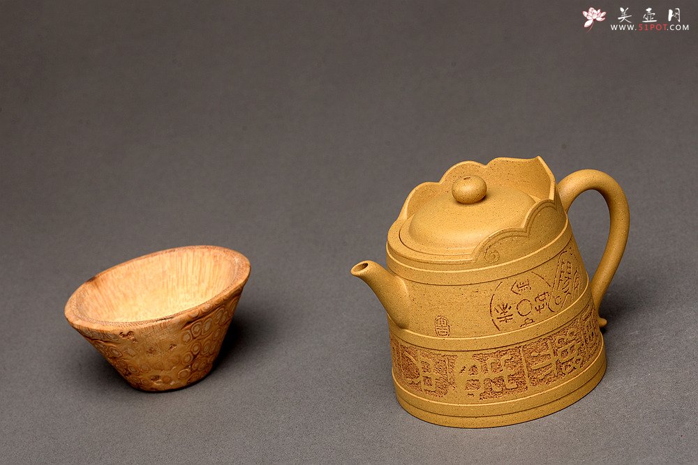 紫砂壶图片：于洪霞乙未冬作品  张听刚装饰 简古拙朴 做工精致 全手摹古僧帽 - 美壶网