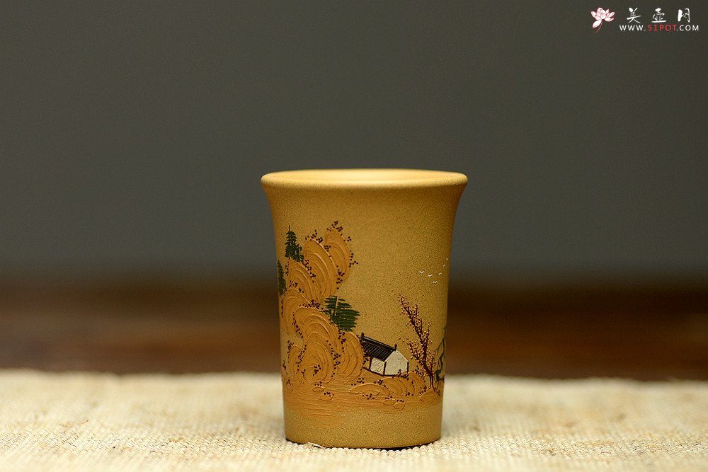 紫砂壶图片：文气 古朴雅致 主人杯 泥绘通景山水 - 美壶网