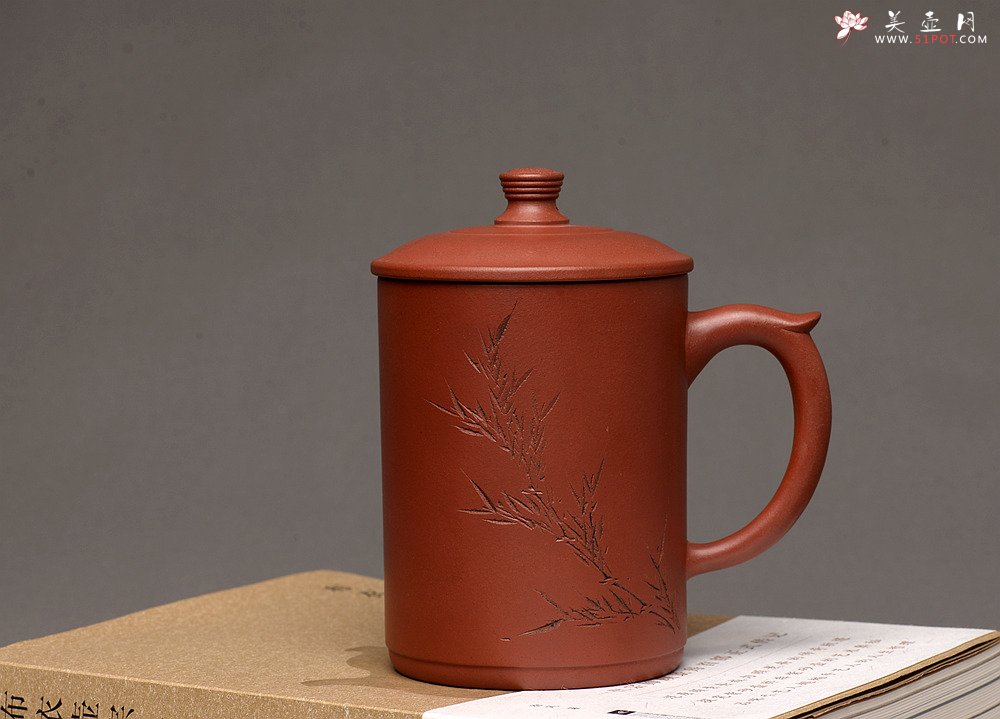 紫砂壶图片：格调雅玩 陆轶舟老师精刻~梅 兰 竹 好料盖杯  - 美壶网
