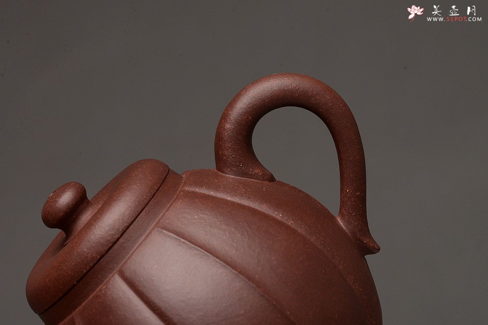 紫砂壶图片：周斌全手工新作难度极大 肌肉男o(∩_∩)o 全手筋纹秋蕾 原矿老紫泥 - 美壶网