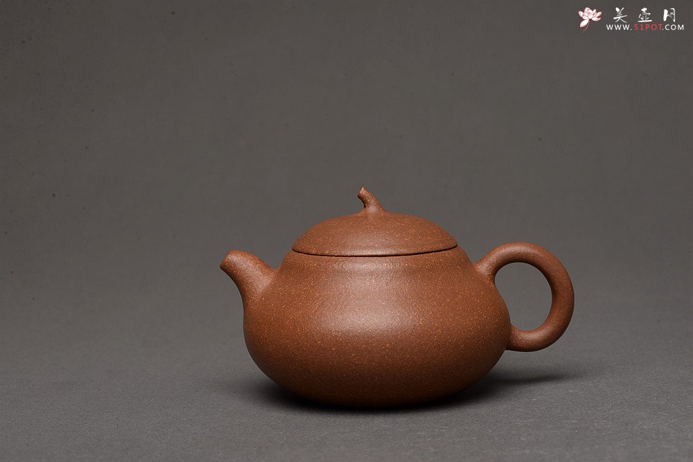 紫砂壶图片：张悦乙未年冬全手作品 段泥小梨形 颇具韵律 优质老段 实用可人 - 美壶网
