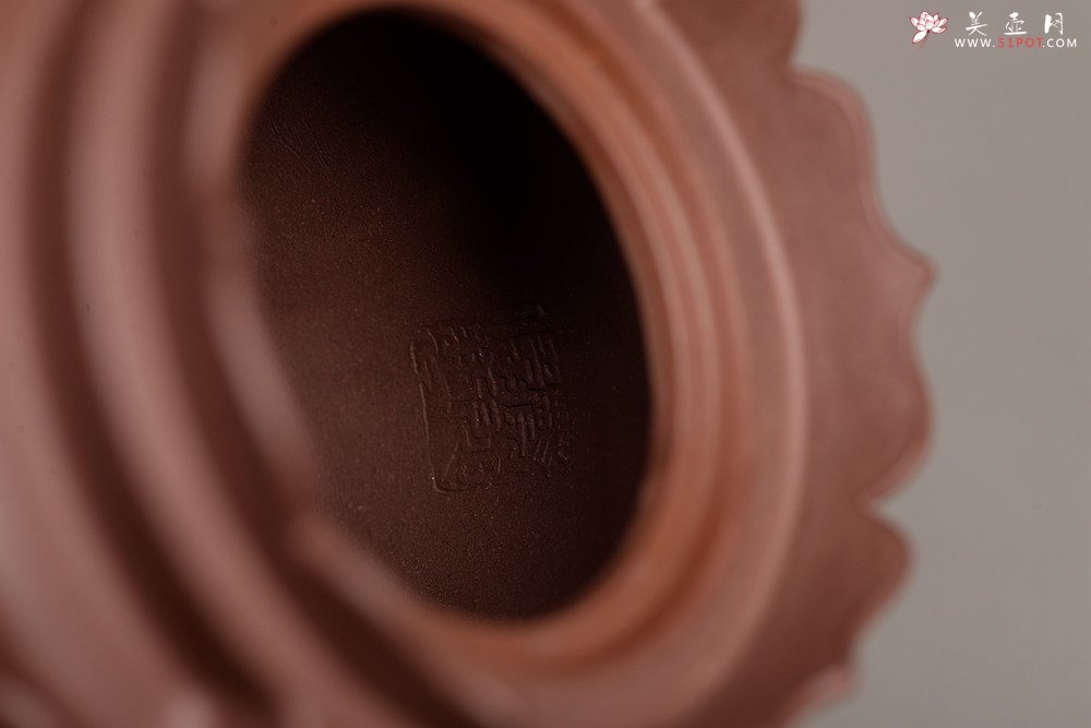 紫砂壶图片：蔡旭伟乙未冬 精美之作 全手莲花僧帽 娴静品茗 书房雅器 - 美壶网