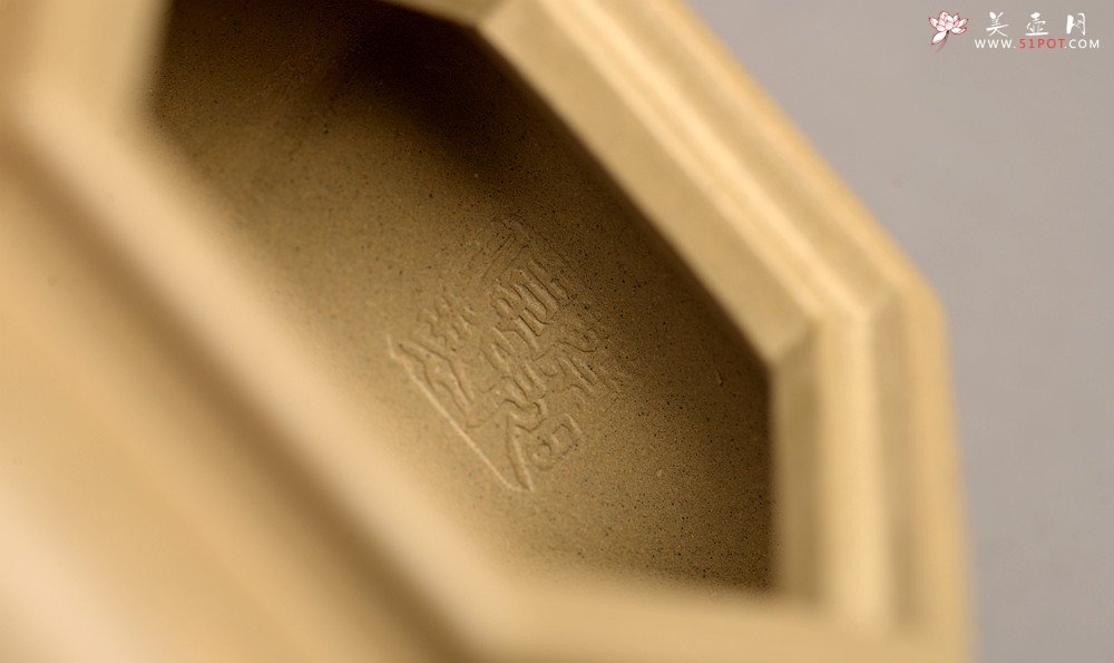 紫砂壶图片：优质本山段 型制精进 全手六方华樽 方器经典 俊秀耐品~工精 - 美壶网