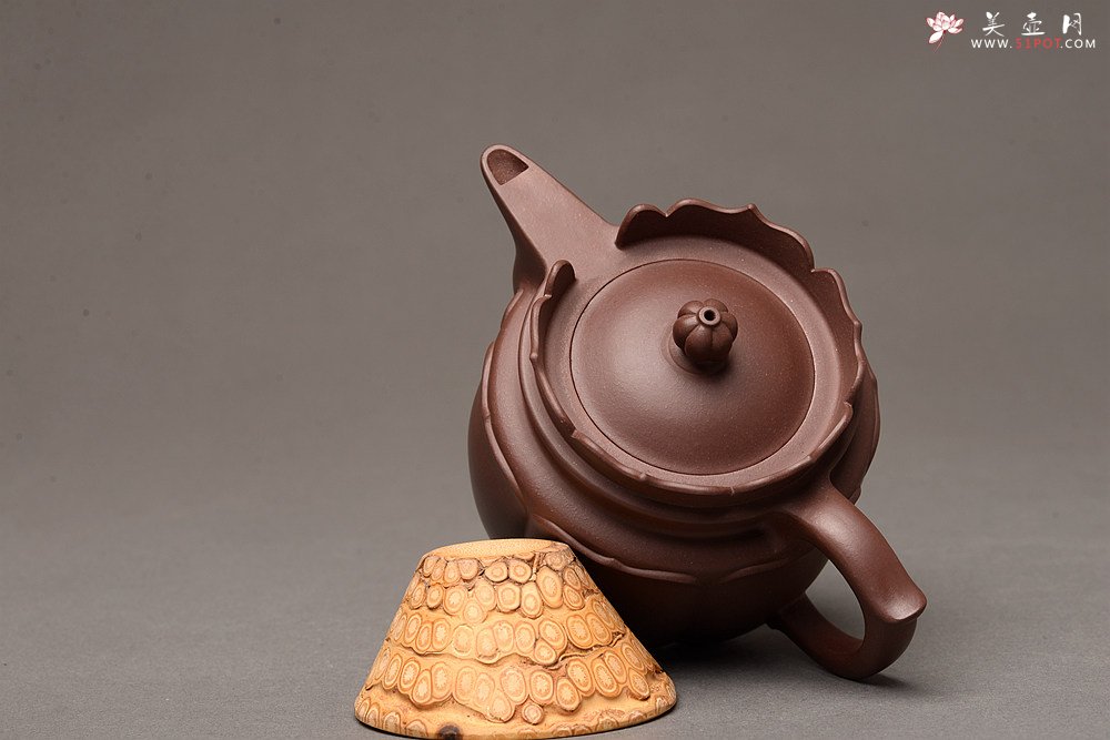 紫砂壶图片：蔡旭伟乙未冬 精美之作 全手莲花僧帽 娴静品茗 书房雅器 - 美壶网