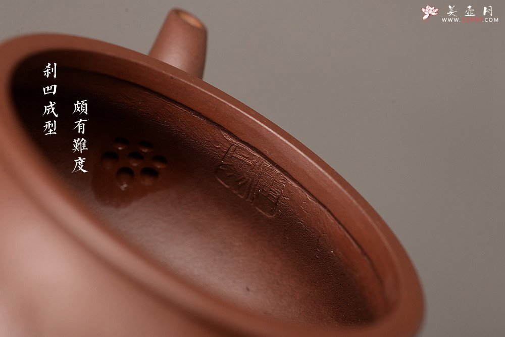 紫砂壶图片：潘丹初全手作品 送礼自用精品~ 优质老紫泥 竹韵桃丰 祝寿 - 美壶网