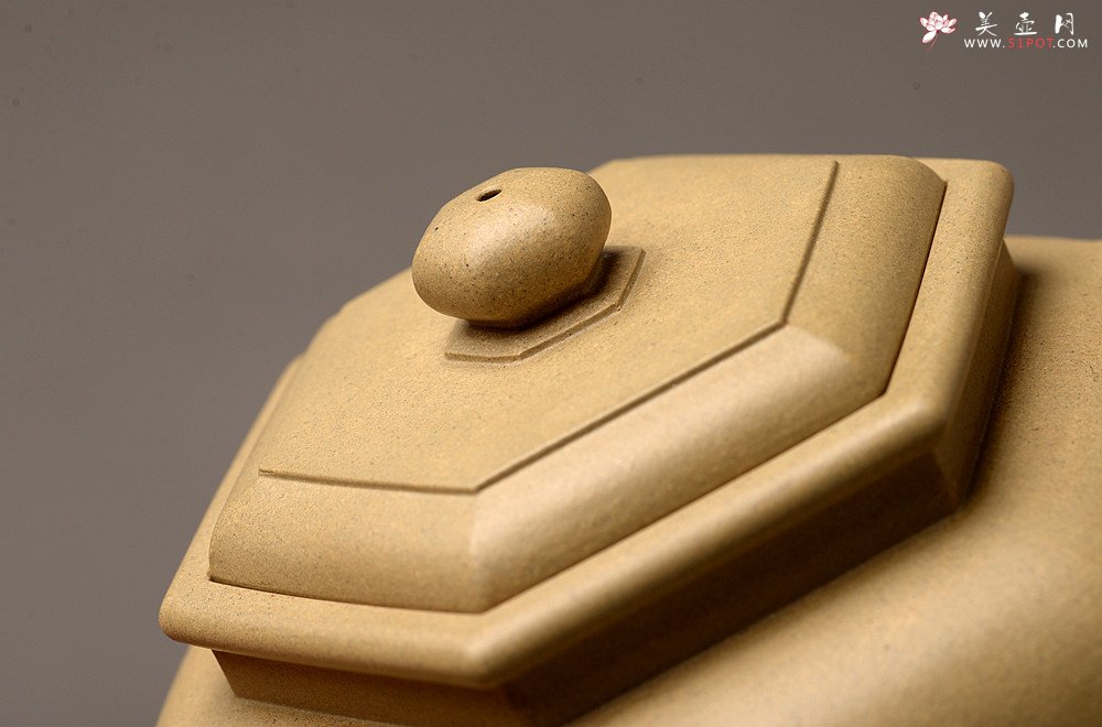 紫砂壶图片：优质本山段 型制精进 全手六方华樽 方器经典 俊秀耐品~工精 - 美壶网