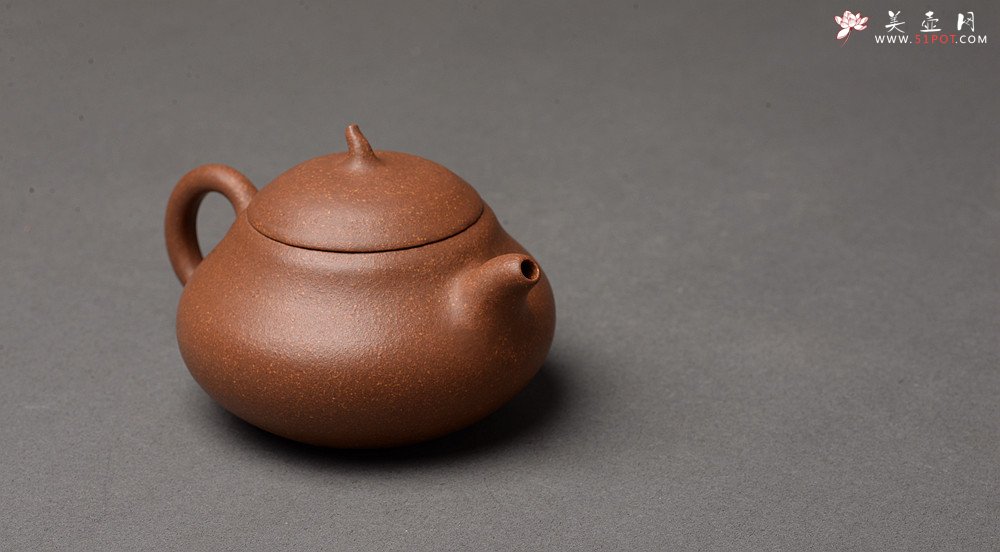 紫砂壶图片：张悦乙未年冬全手作品 段泥小梨形 颇具韵律 优质老段 实用可人 - 美壶网