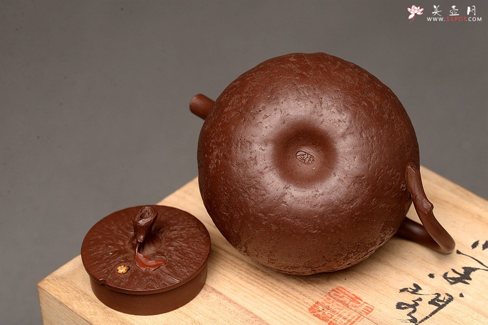 紫砂壶图片：潘丹初乙未冬末全手新作 酣畅淋漓的花货手法 秀雅得趣 秋色 - 美壶网