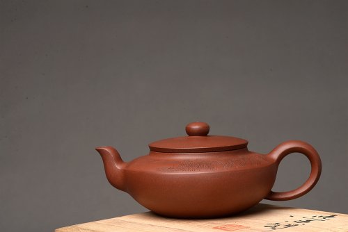 何卫枫紫砂壶 何卫枫 优质底槽青 全手汉扁 李彦雄装饰通景山水 传统经典 强强联合 原矿底槽清