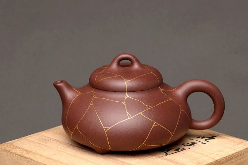 俞欣荣紫砂壶 俞欣荣新作 真金装饰 冰纹石瓢 徐家风格~ 做工精致 美壶特惠 原矿紫泥