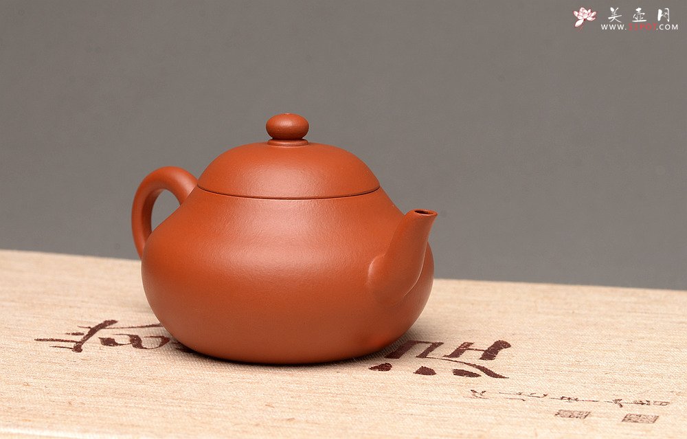 紫砂壶图片：美壶特惠 优质朱泥 娇艳迷人 秀气可人 梨形 - 美壶网