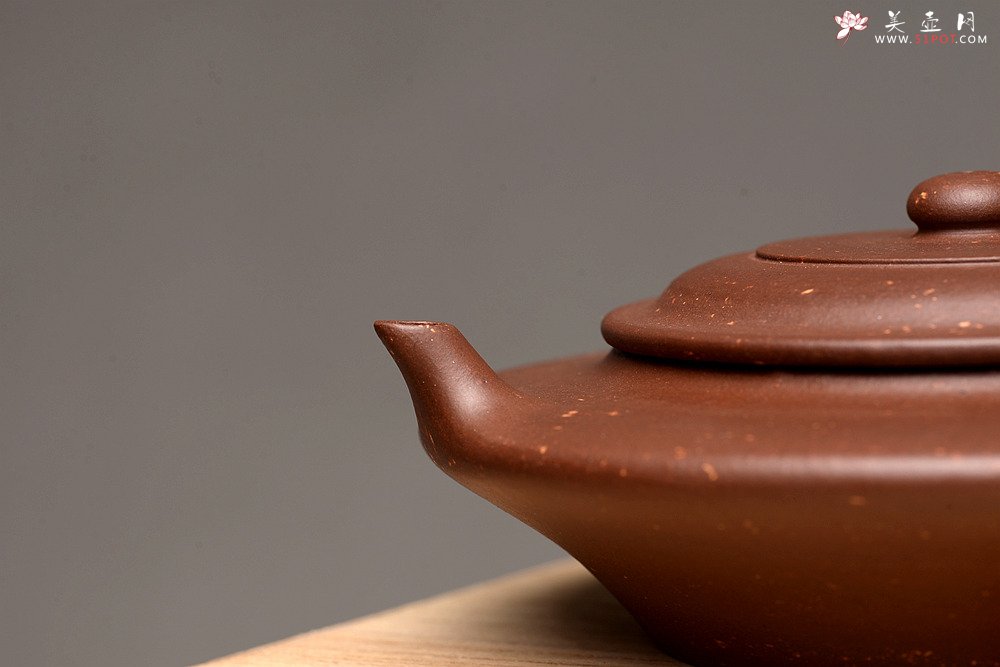 紫砂壶图片：潜力股 全手虚扁 单片拍打 相当有难度~ - 美壶网