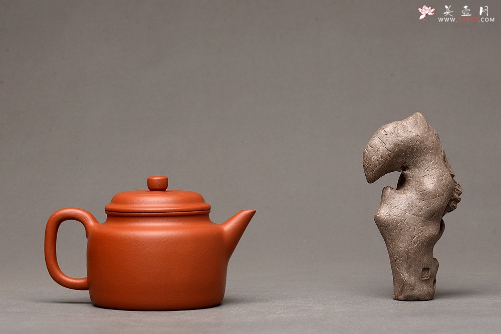 紫砂壶图片：徐亚春作品 经典实用 优质朱泥 德中 仅此一把 - 美壶网