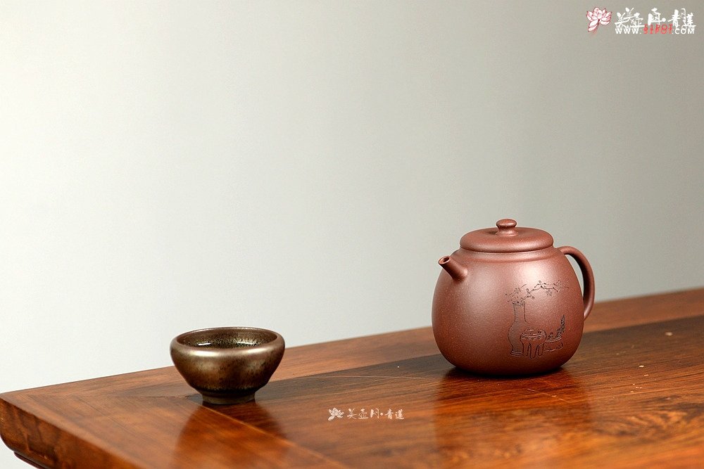 紫砂壶图片：美壶特惠 俞欣荣新品 经典之作 钢管直流~独孔 古拙有味 盉式茗壶  - 美壶网