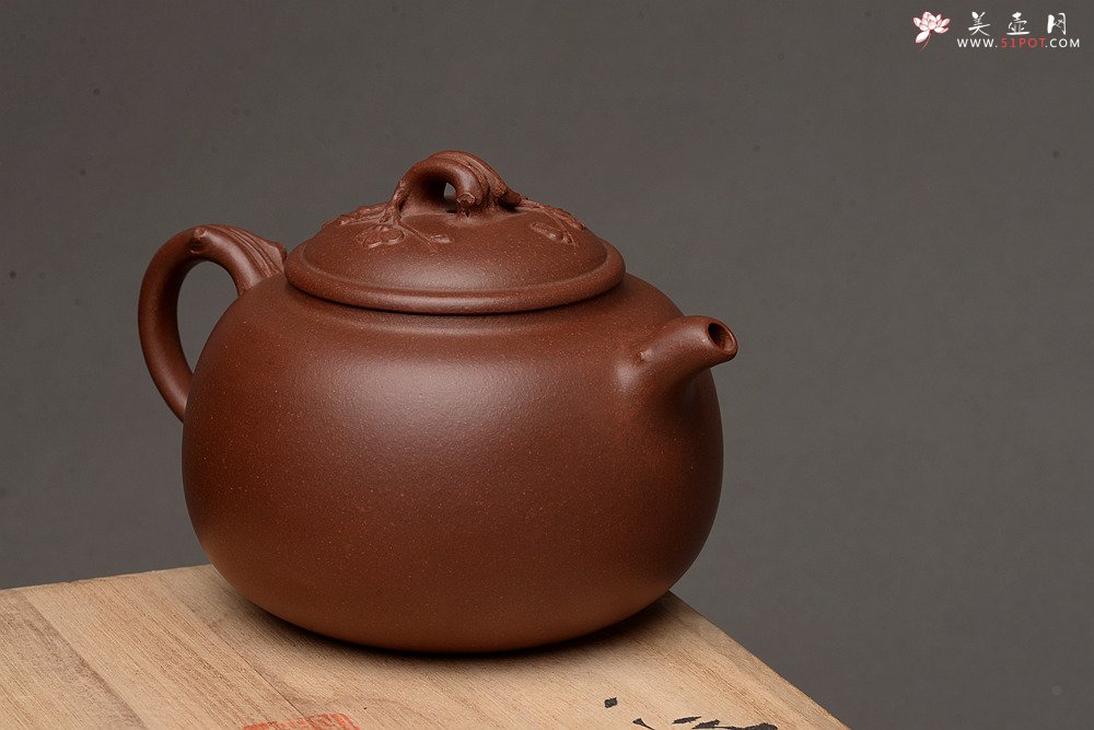 紫砂壶图片：江家风格 梅枝疏朗 贴叶精彩 全手寒香 - 美壶网