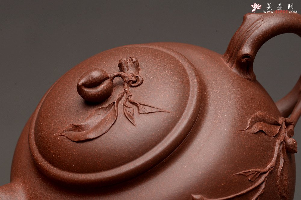 紫砂壶图片：潘丹初全手力作 沉稳敦厚不失拙趣 吉祥深深 蟠桃 - 美壶网
