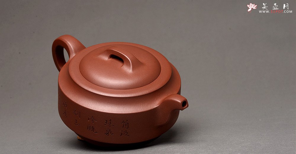 紫砂壶图片：万阗阗丙申年初春新品 精品中的精品 大气精工 国师和石双刀装饰 全手汉君 顶级底槽青 - 美壶网