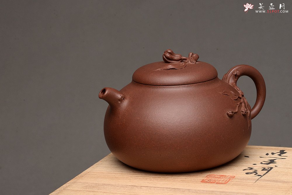 紫砂壶图片：潘丹初作品 吉祥祝福 敦厚可人 全手佛手 - 美壶网