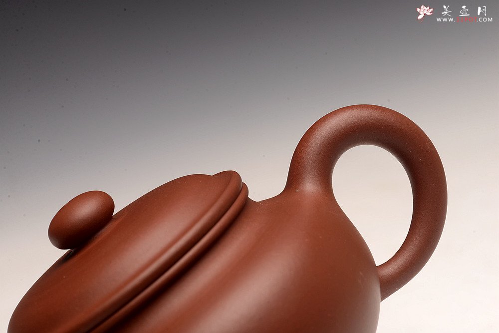 紫砂壶图片：曲峰经典器形力作 端庄秀气 手法老辣 传统刹凹全手大仿古 - 美壶网