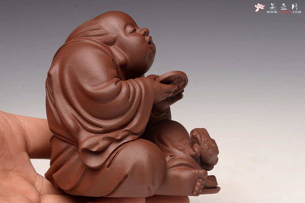 紫砂壶图片：王健徒弟刘祥新作 奢侈用料底槽青 刘海戏金蟾  - 美壶网