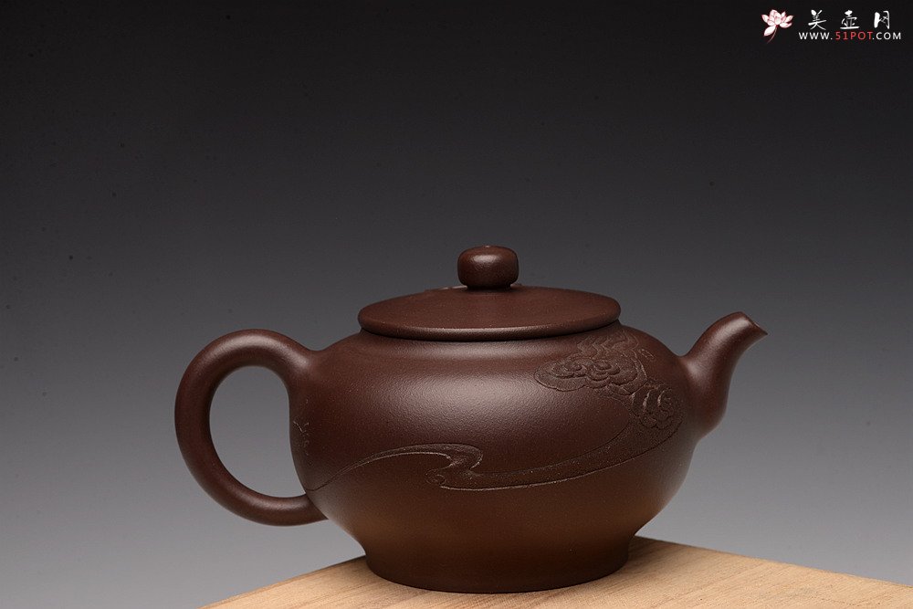 紫砂壶图片：高雪琴乙未年全手原创作品 陆轶舟精心装饰 云卷云舒 雅致 云锦 - 美壶网