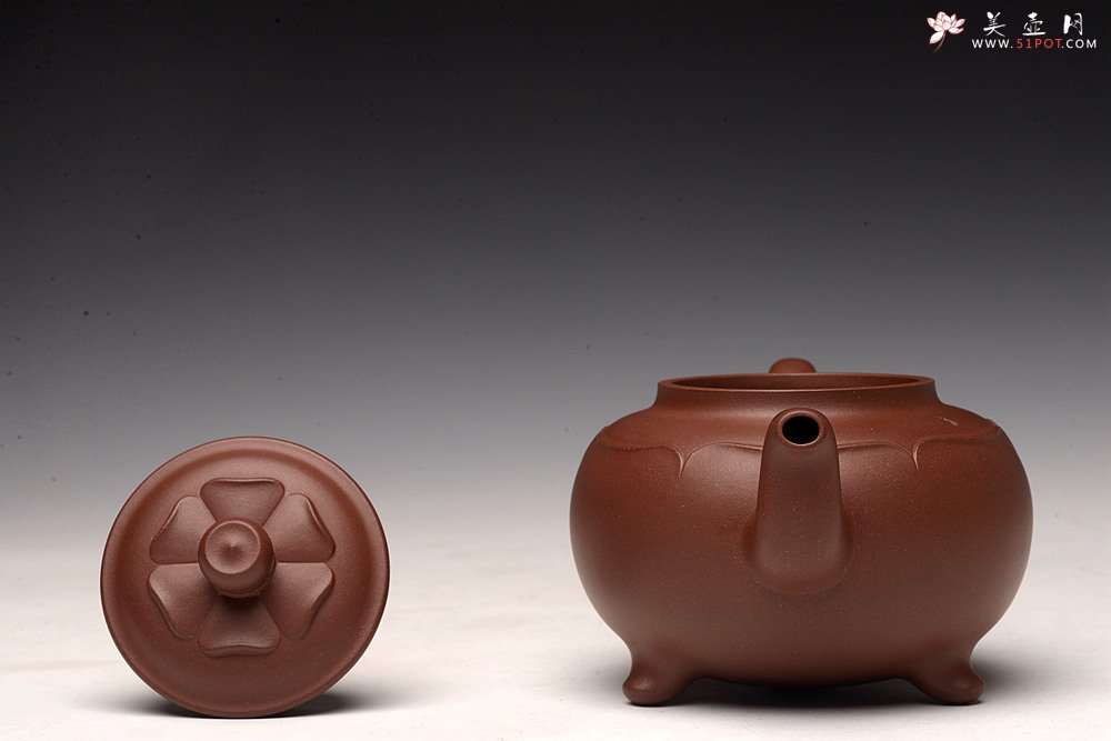 紫砂壶图片：储俊伟 精品代表作 全手三足宝莲（获得乙未年全手工大赛三等奖） 温文尔雅 - 美壶网