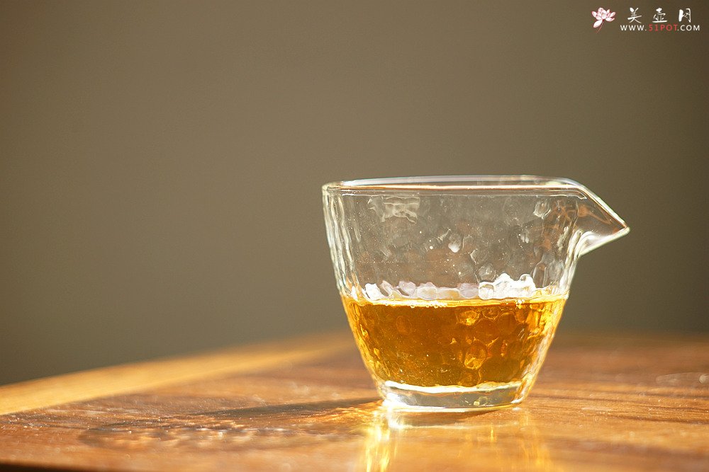 紫砂壶图片：美壶特惠 锤目公道杯+一对荷叶杯  - 美壶网