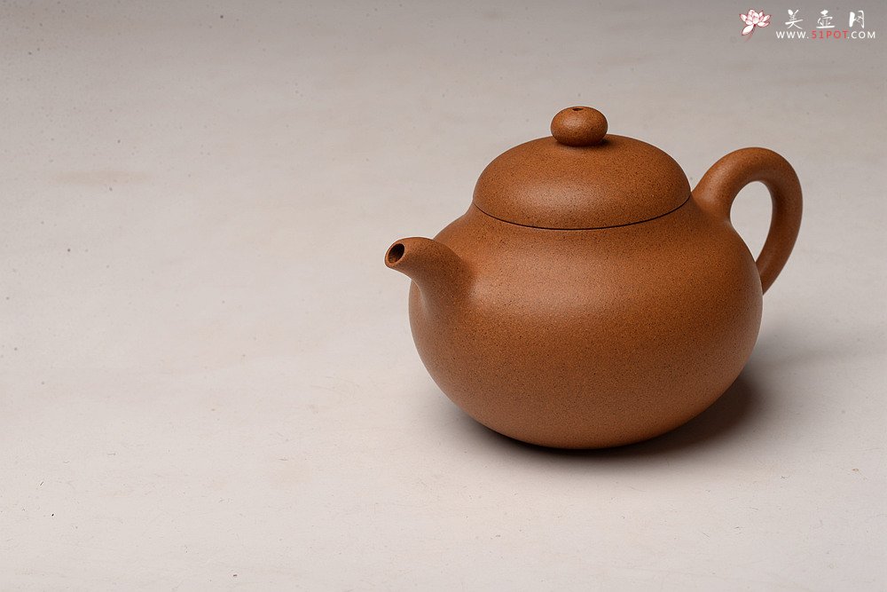 紫砂壶图片：一把好梨 老段泥 清风送爽 曲峰新作 黄梨 耐品 - 美壶网
