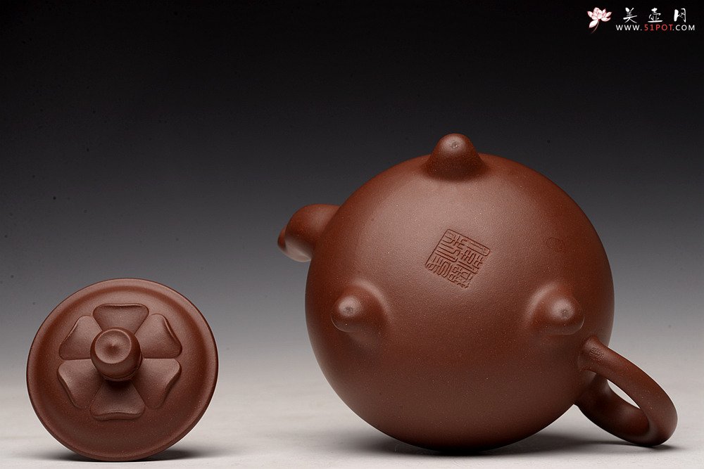 紫砂壶图片：储俊伟 精品代表作 全手三足宝莲（获得乙未年全手工大赛三等奖） 温文尔雅 - 美壶网