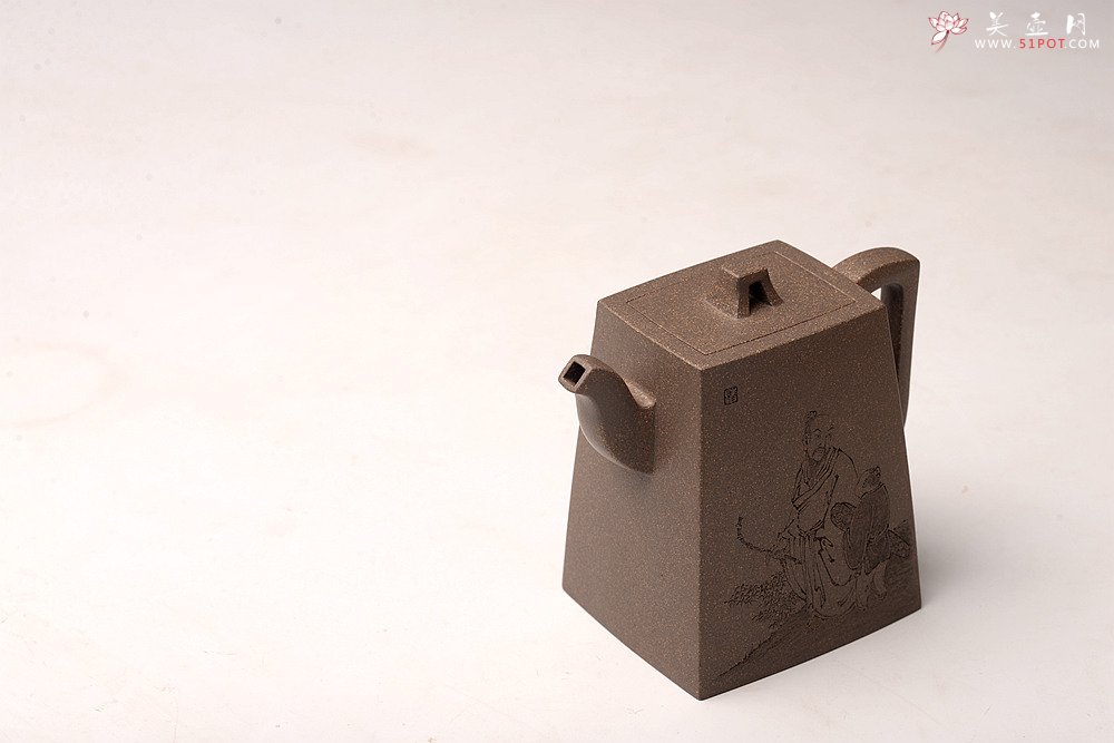 紫砂壶图片：何卫枫丙申春全手新作 毛国强徒弟刘华文气装饰 明相四方 稳中见秀 做工挺拔 - 美壶网